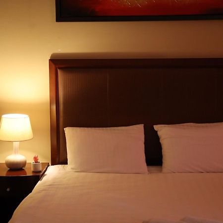 Boutique Hotel Igmas, Prishtina Prishtine Bagian luar foto