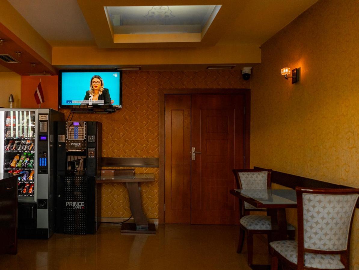 Boutique Hotel Igmas, Prishtina Prishtine Bagian luar foto