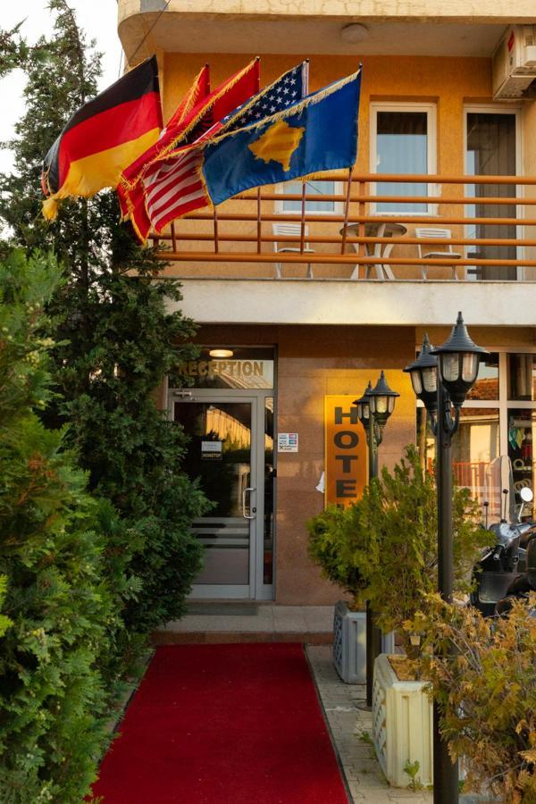 Boutique Hotel Igmas, Prishtina Prishtine Bagian luar foto