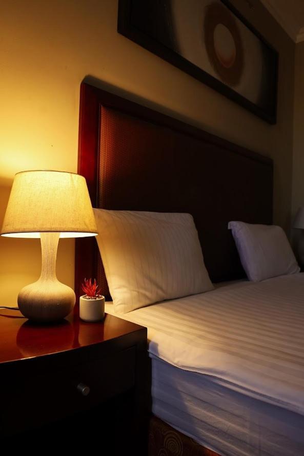 Boutique Hotel Igmas, Prishtina Prishtine Bagian luar foto