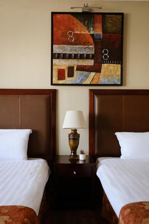 Boutique Hotel Igmas, Prishtina Prishtine Bagian luar foto