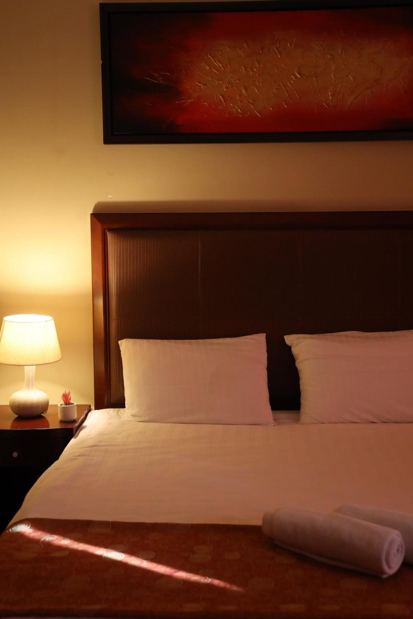 Boutique Hotel Igmas, Prishtina Prishtine Bagian luar foto