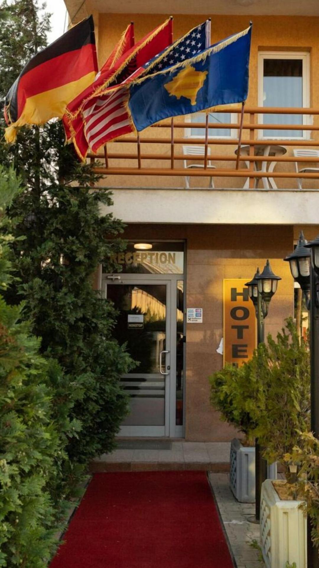 Boutique Hotel Igmas, Prishtina Prishtine Bagian luar foto